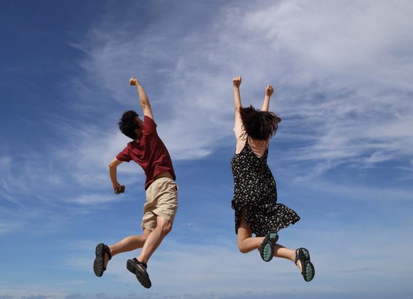 TRES CAMINOS PARA TENER UN CORAZON Y UN CUERPO SALUDABLE TRES CAMINOS PARA TENER UN CORAZON Y UN CUERPO SALUDABLE